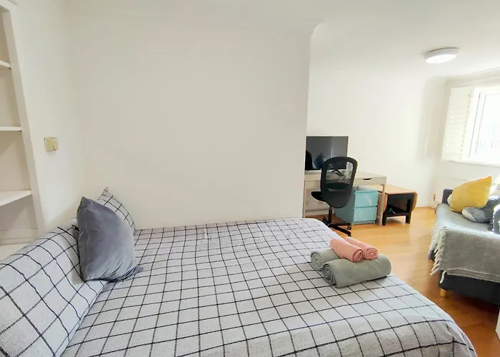 Spacious 3-Bed Cosy Flat In Westminster